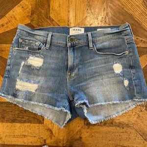 Frame Distressed Le Cutoff Short